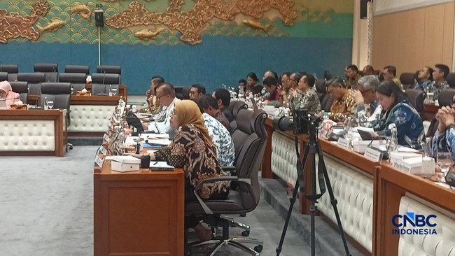 Agus Gumiwang Reveals 'Big Homework' for Indonesian Industry, Utilisation Only 64.8%