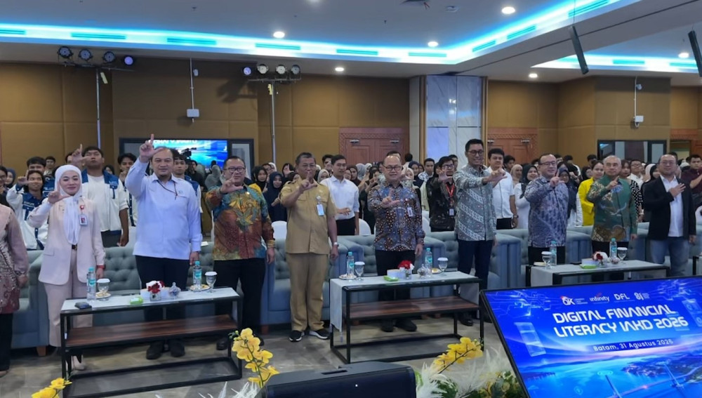 OJK promotes financial literacy and inclusion for students in Batam