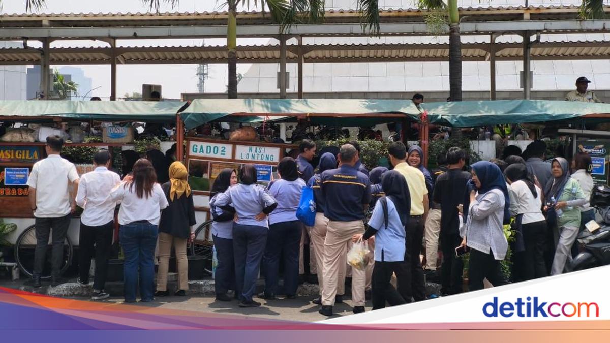 Celebrating Birthday, Zulkifli Hasan Purchases Goods from 19 MSMEs to Distribute for Free