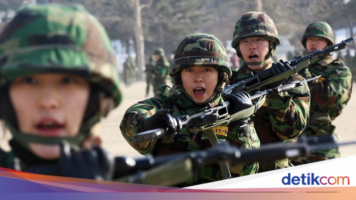 South Korea Considers Conscription for Women