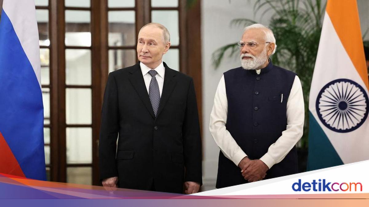 Putin Meets Modi at Shanghai Summit, Testing Russia-India Relations