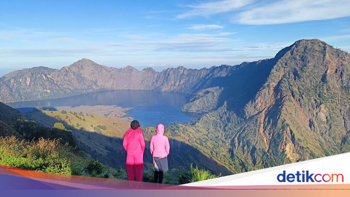 Mount Rinjani Climbing Restricted to Prevent Forest Fires