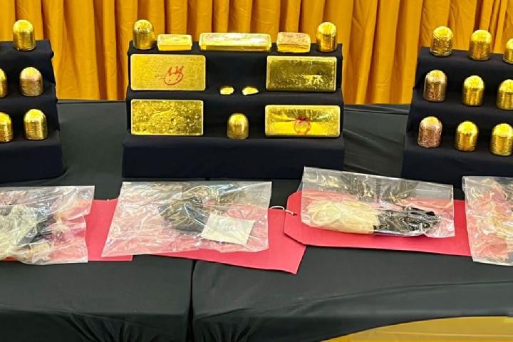 Illegal Gold Hidden in Suitcase Walls