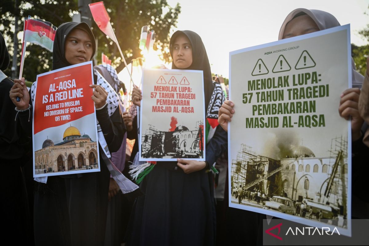 Israeli settlers attempt to burn mosque in Nablus
