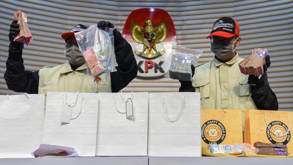 Cilacap Education Officials Continued to Pay THR Levies to Regional Leadership Following KPK Sting