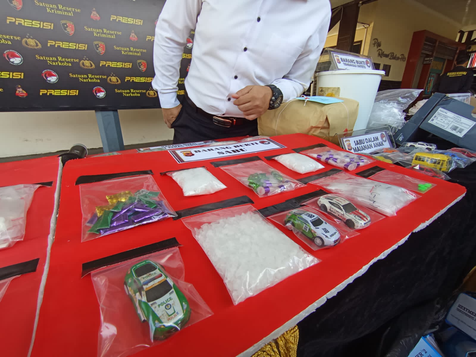 Ride-Hailing Driver Distributed Crystal Meth in Cimahi, Disguised in Toy Cars