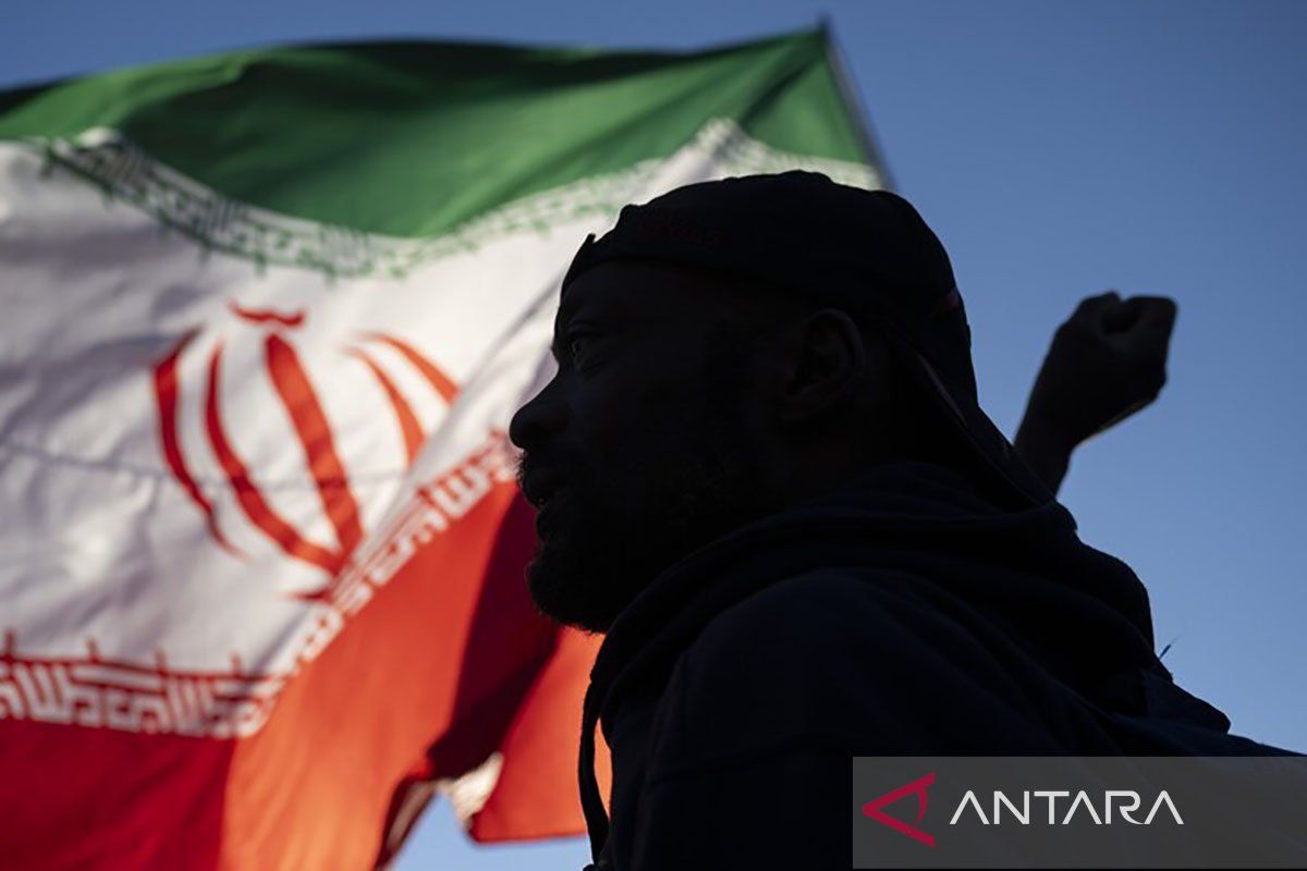 Iran Claims US Mistakenly Views Negotiations as an Act of Dictating