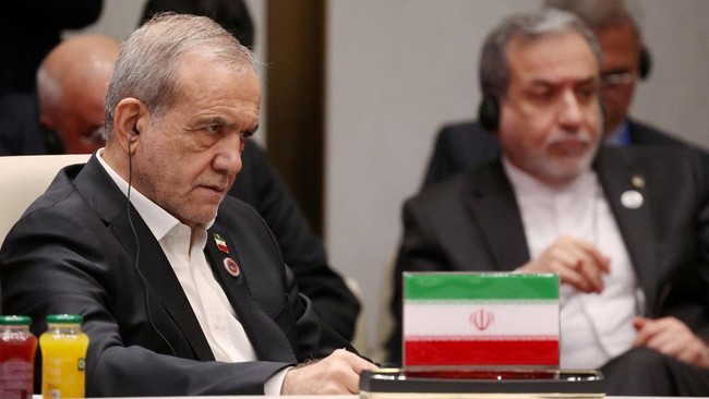 Iranian President Issues New Ultimatum to US in Presence of Xi Jinping and Putin