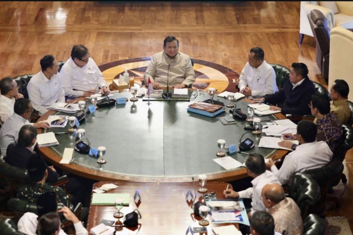 Prabowo leads meeting on affordable housing, cleaner neighbourhoods