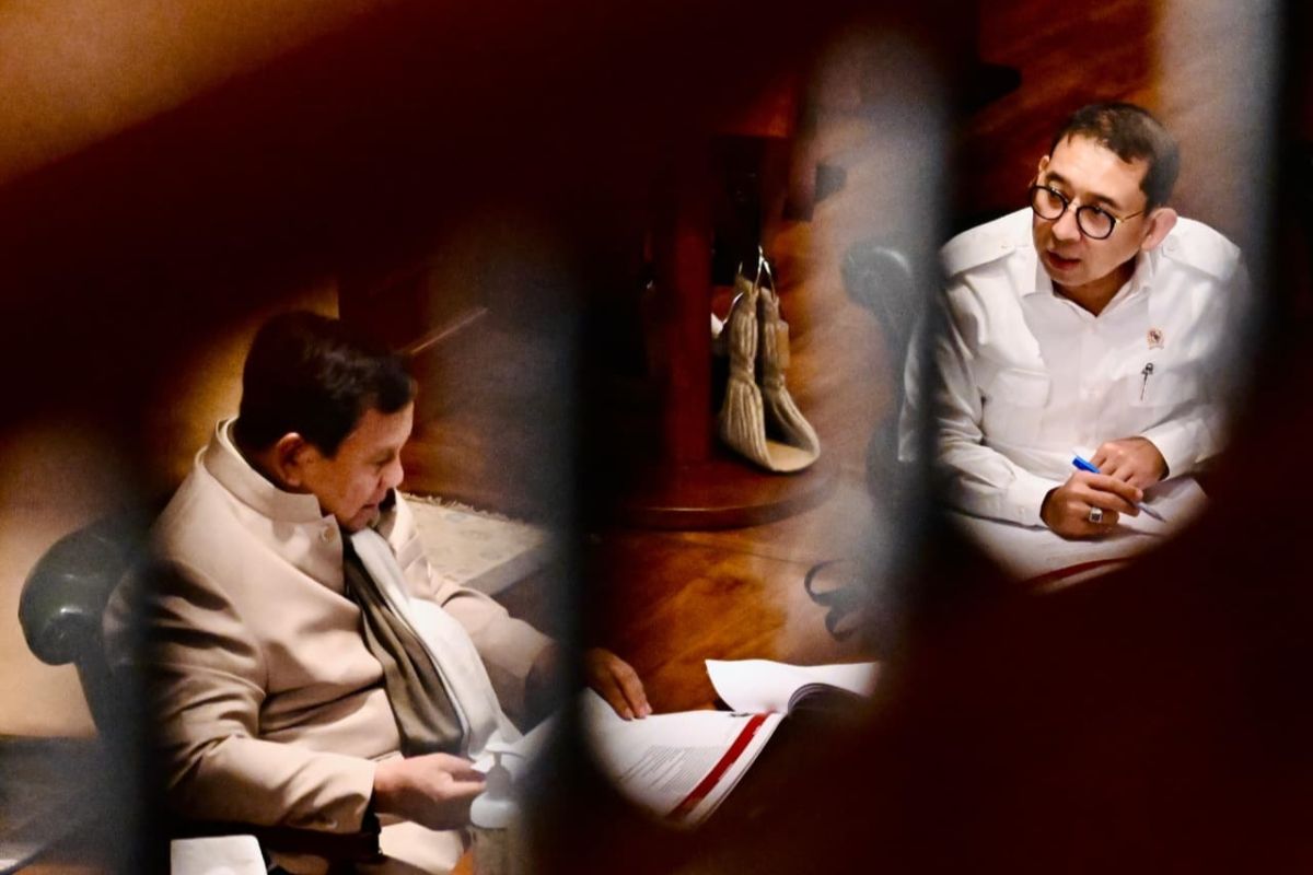 Prabowo receives Minister of Culture to discuss proposals for titles, awards, and honours