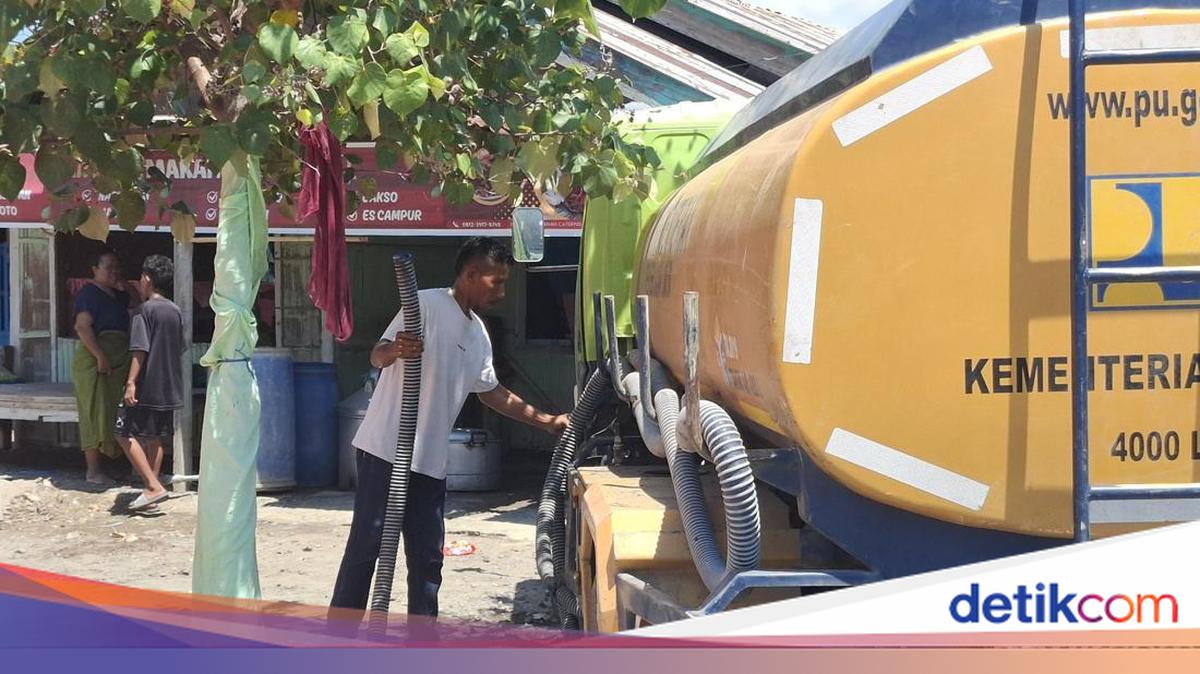Struggling to Deliver Clean Water to Flores Earthquake Victims