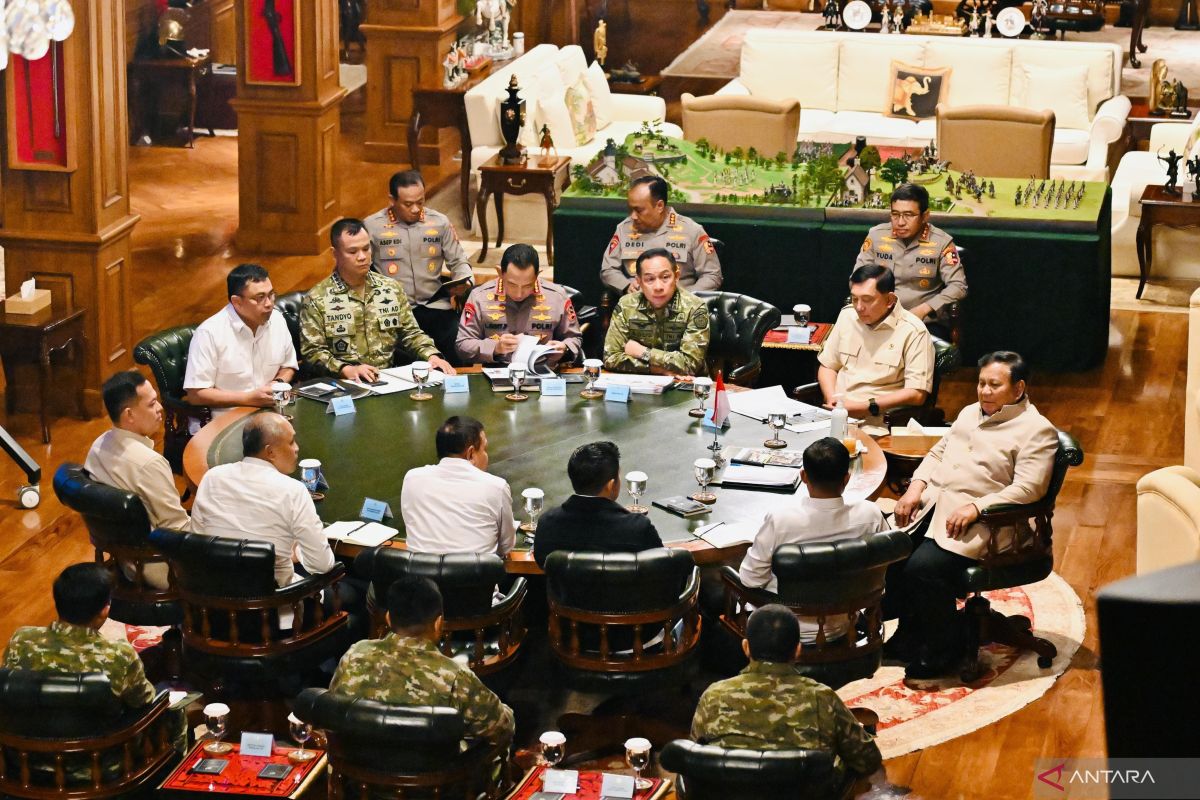 Prabowo summons TNI Commander and National Police Chief to request forest fire mitigation reports