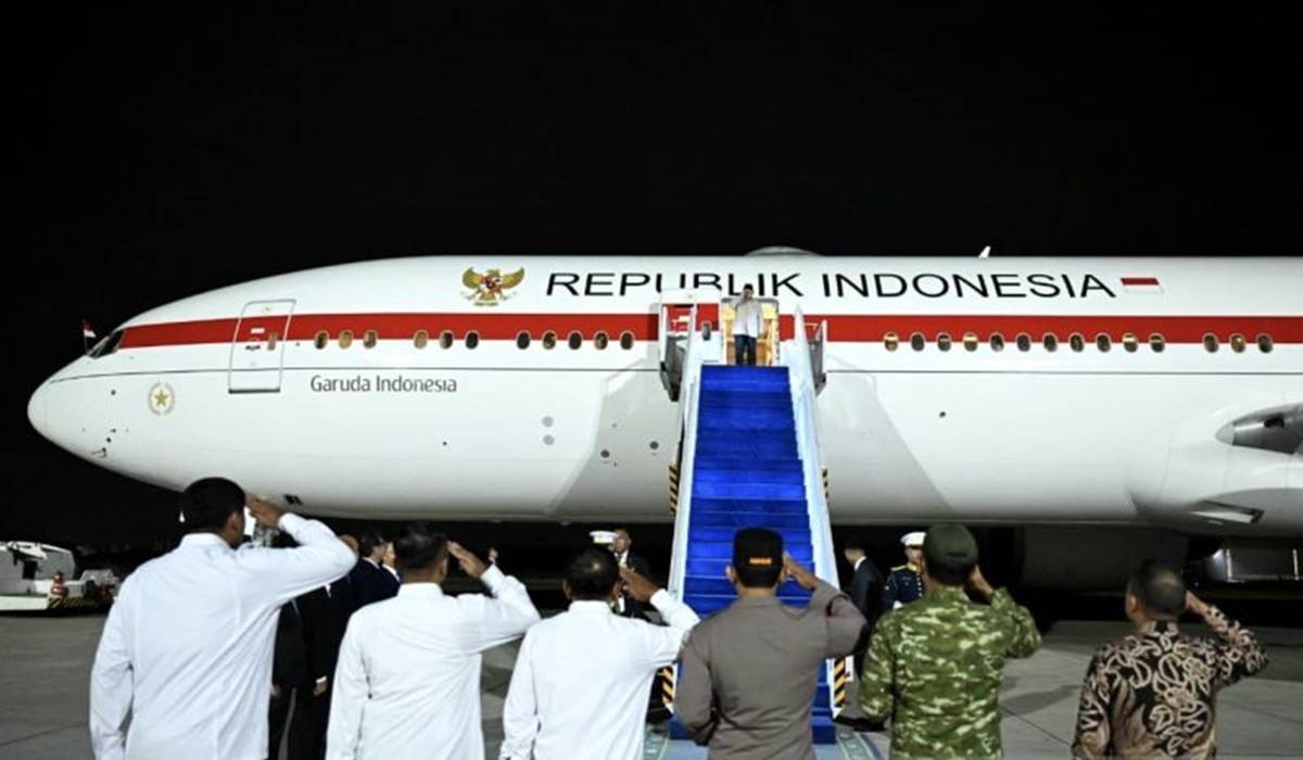 Prabowo Departs for Russia to Attend 11th Eastern Economic Forum