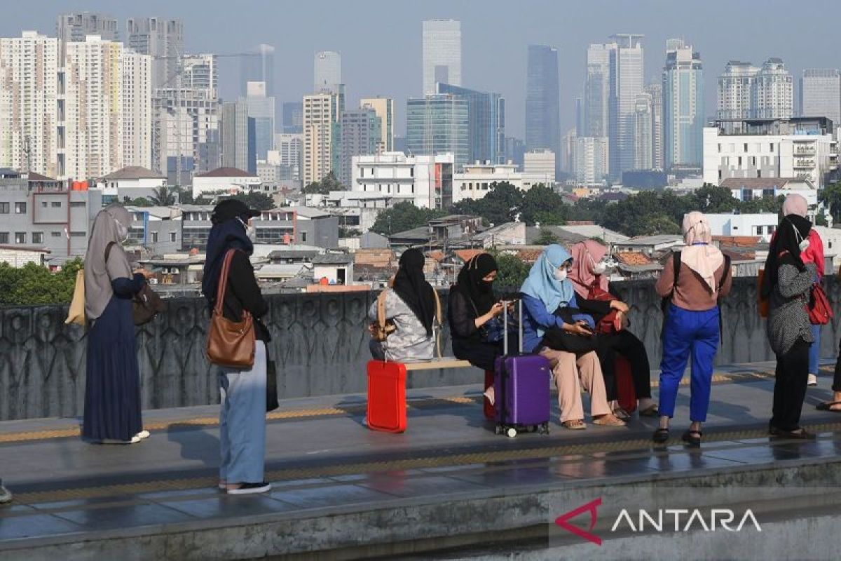 Jakarta air unhealthy for sensitive groups on Wednesday morning