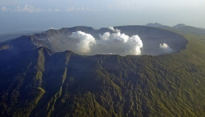 Indonesia's Mount Tambora Hiking Trails Closed Over Forest Fire Risk