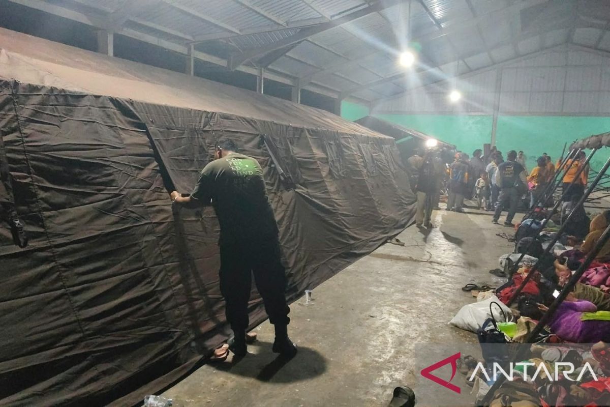 BNPB: 615 Villagers Evacuated to Avoid Exposure to Mount Sinabung Eruption
