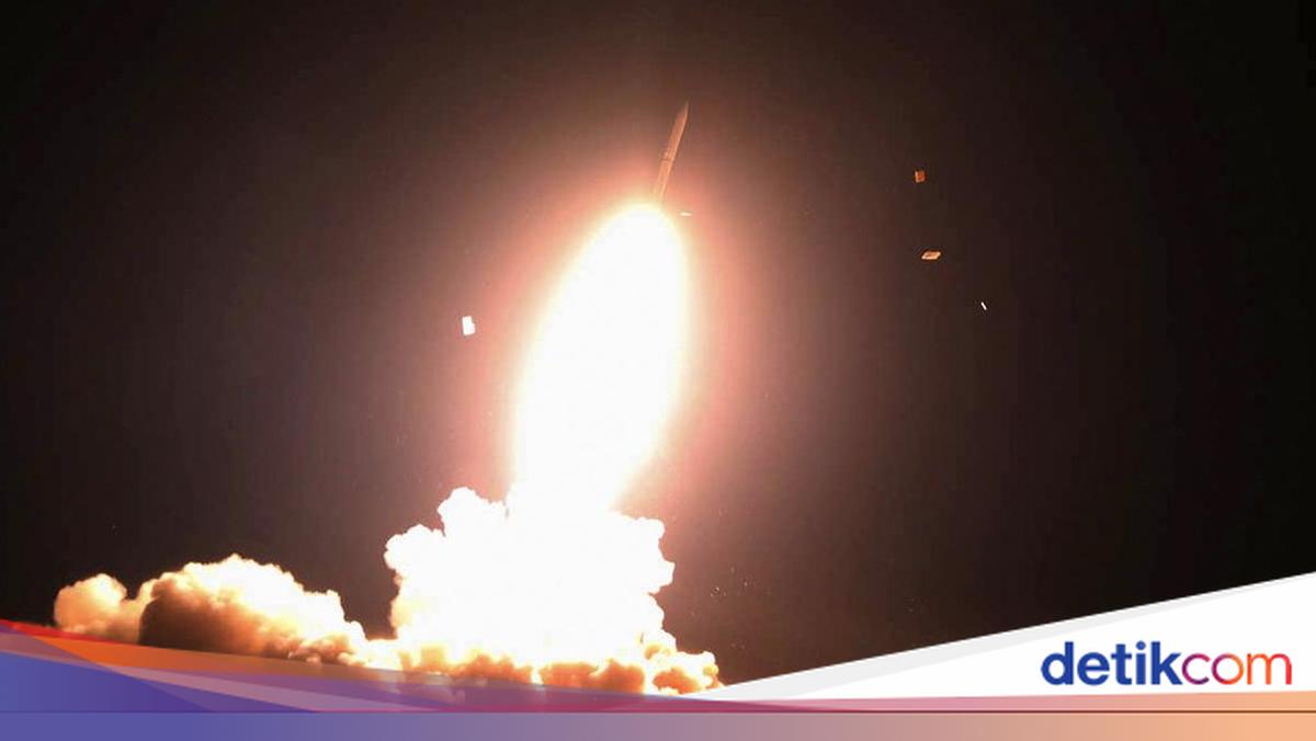 Iran Retaliates Against US Attacks, US Marine Base in Jordan Hit by Missiles