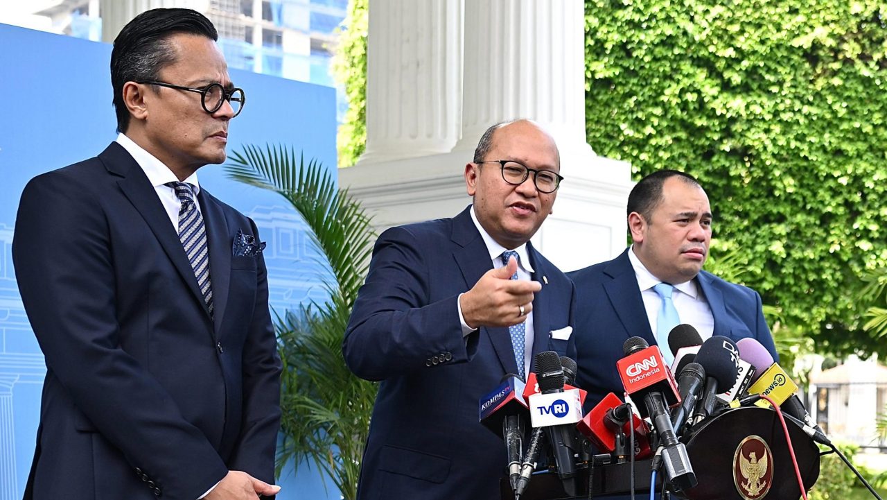 Budget Cuts: Rosan Admits Difficulty in Reaching Rp2,322 Trillion Investment Target for 2027