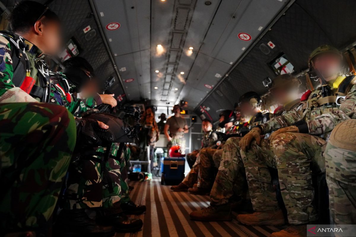 TNI Special Forces and US Army Collaborate on Aerial Attack Drills