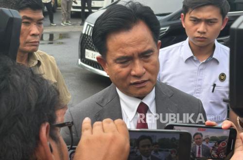 Coordinating Minister Yusril Warns Indonesian Citizens Against Accepting Jobs from Conflict-Ridden Nations