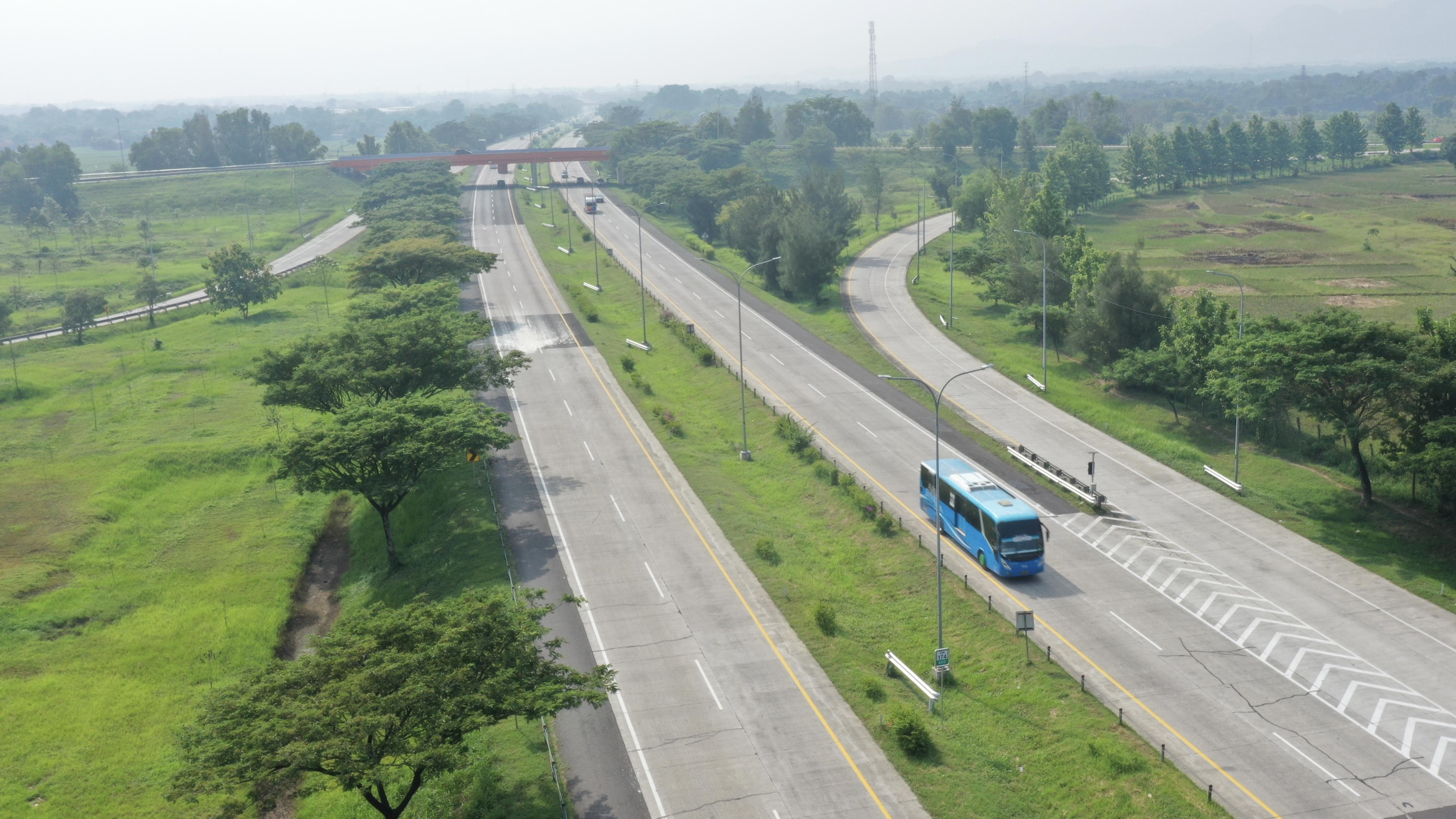 Thousands of Vehicles Have Passed Through Cipeundeuy Temporary Toll Gate on Cipali Highway