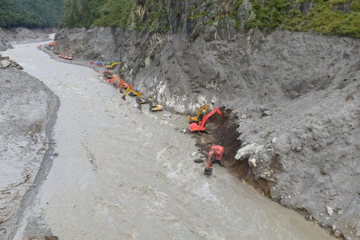China provides meteorological support for rescue efforts in Nepal