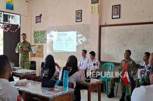 TNI Command and Staff College Students Involved in Forest and Land Fire Management
