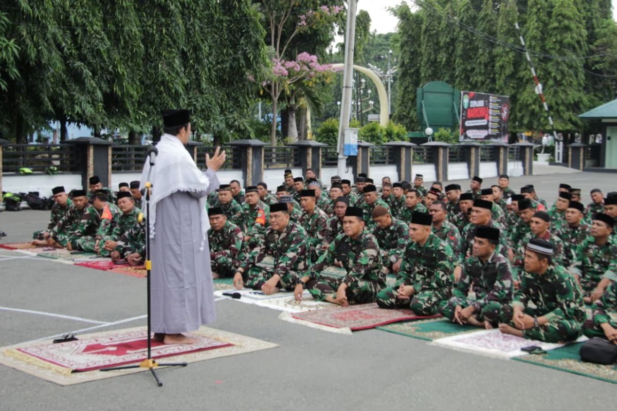 Banda Aceh Military Command Holds Prayer for Rain