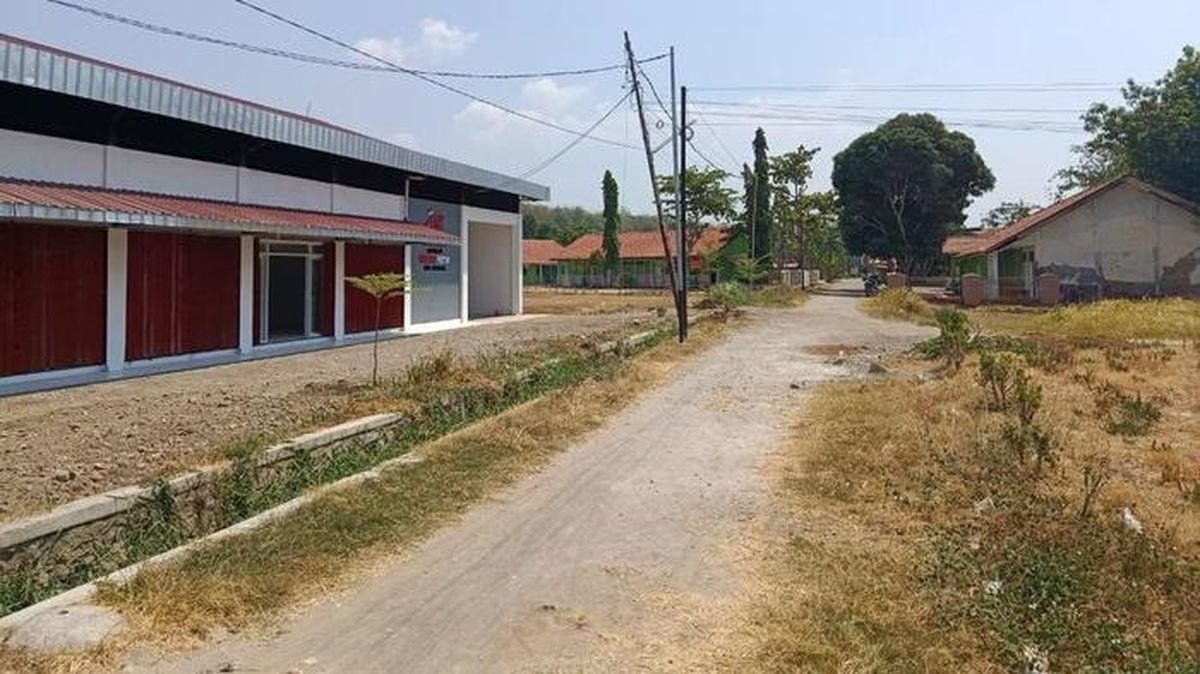 Controversy Over Village Cooperative Located Near Cemetery: Cigobang Village Head Responds