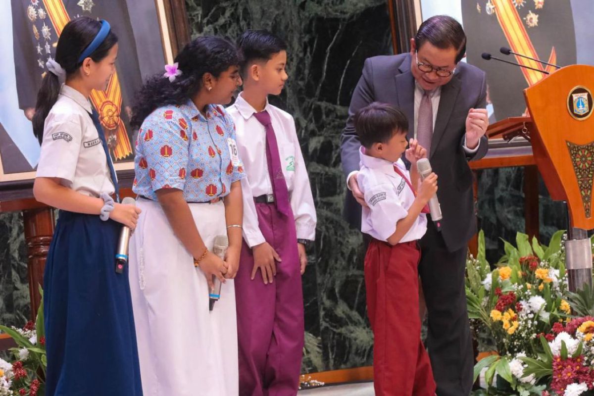 Pram Emphasises Importance of Education in Developing Jakarta's Human Resources
