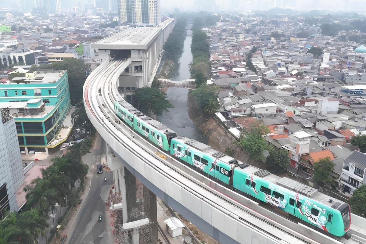 Pramono states Kelapa Gading-Manggarai LRT fares will be evaluated