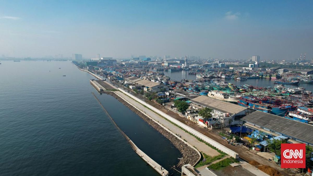 Pramono Awaits Central Government Direction Regarding Giant Sea Wall