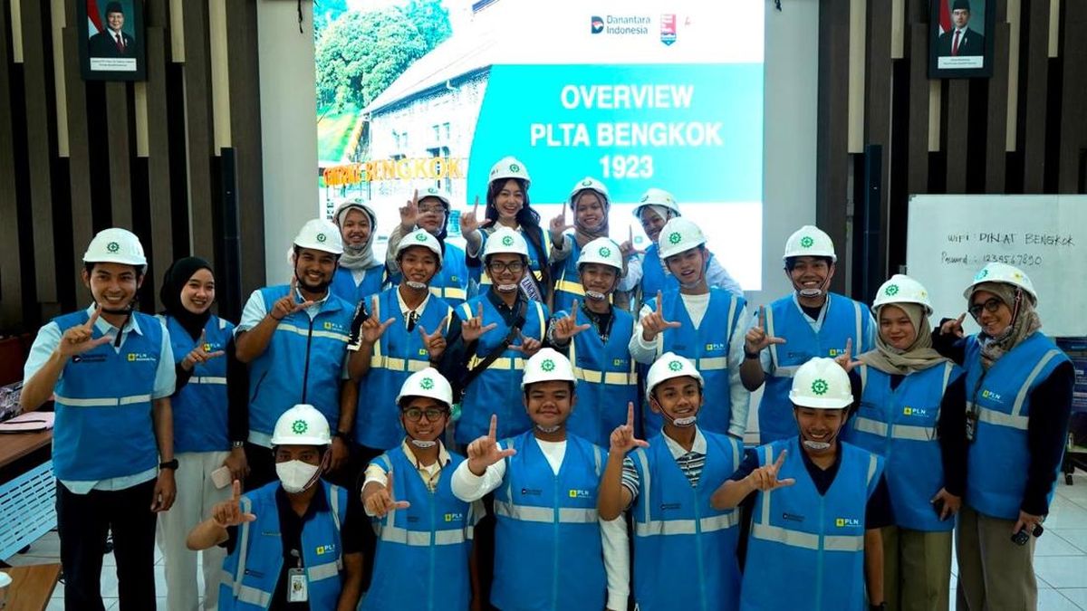 KLH/BPLH KELANA Program Invites 11 Students to Explore Energy Transition at Bandung Hydroelectric Plant