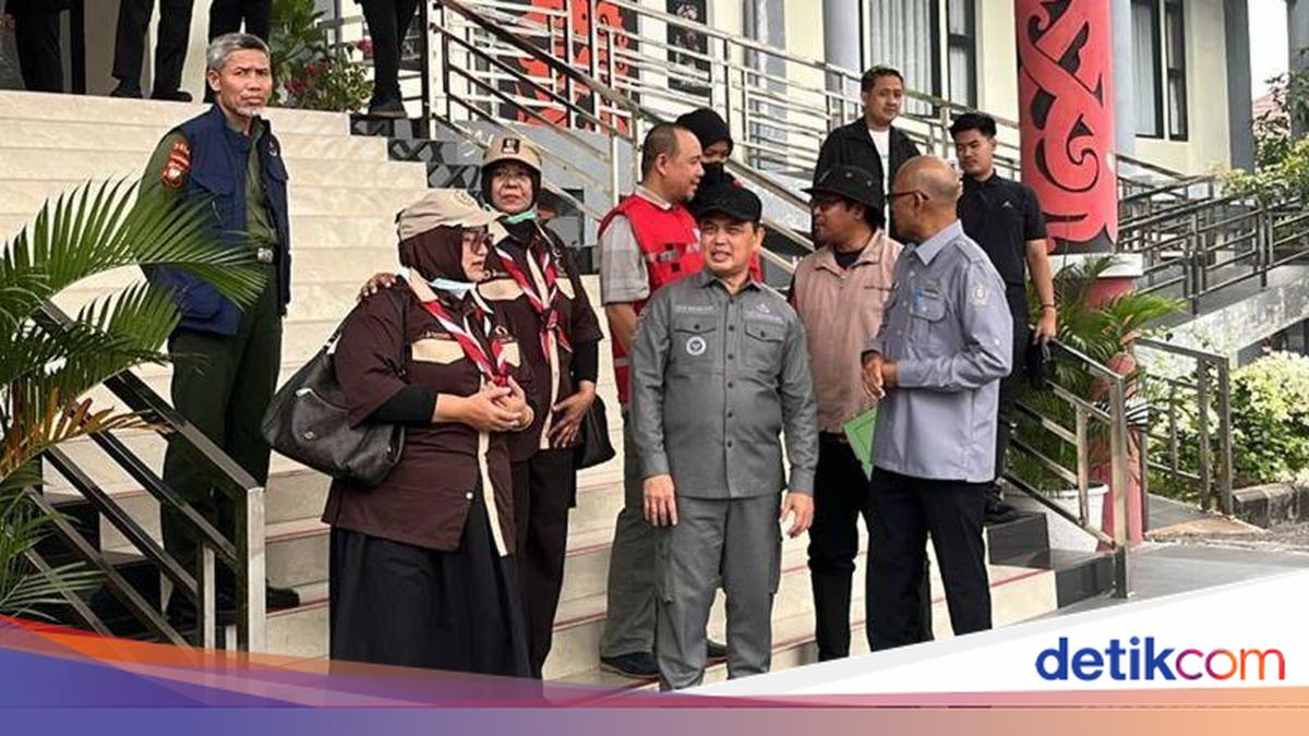 Minister of Forestry's Flight Fails to Land in Pontianak Due to Haze