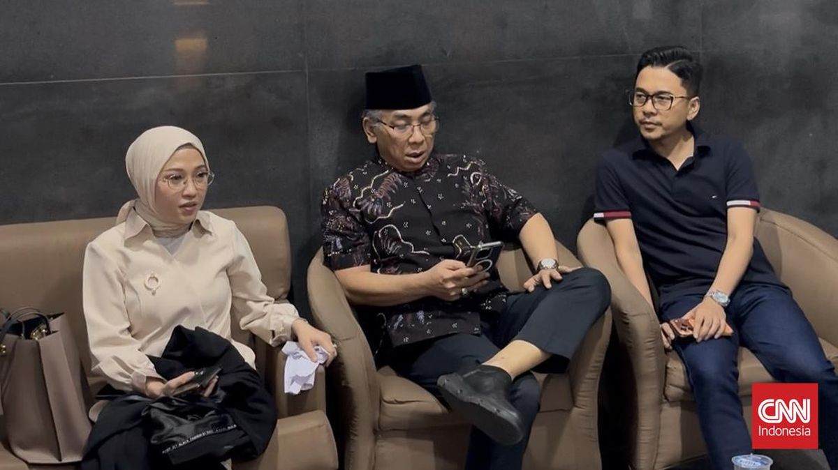 Former PBNU Chairman Gus Yahya Attends Hajj Quota Trial Involving Yaqut