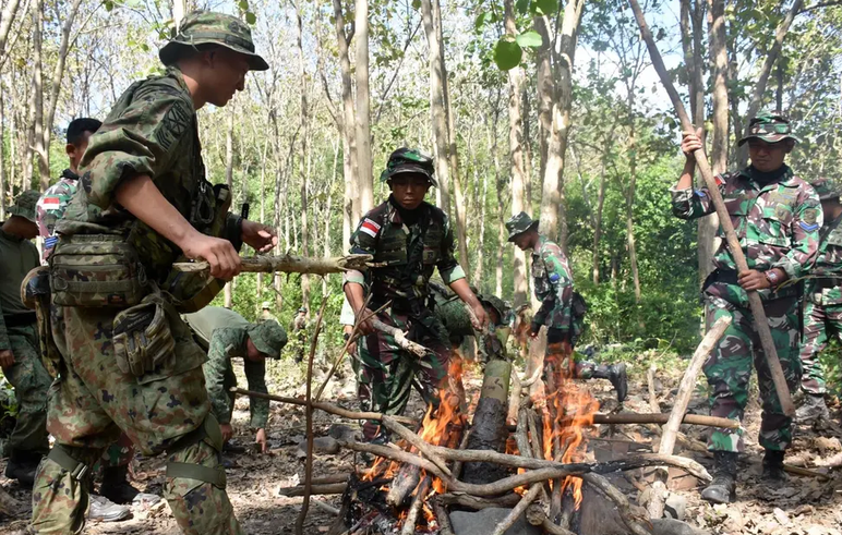 US Military Conducts Jungle Survival Training in Indonesia
