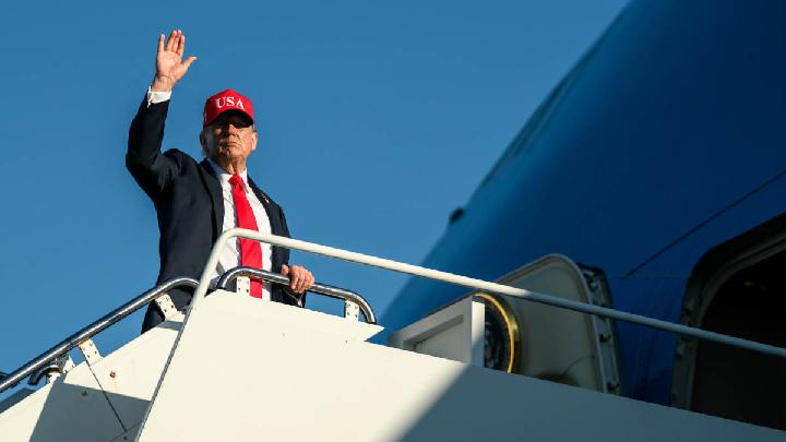 Malaysia's Middle Path Between China and US Faces New Tests