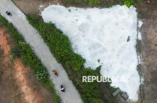 Bayur Village in Serang Allegedly Contaminated by Hazardous Waste; 12 Samples Undergoing Testing