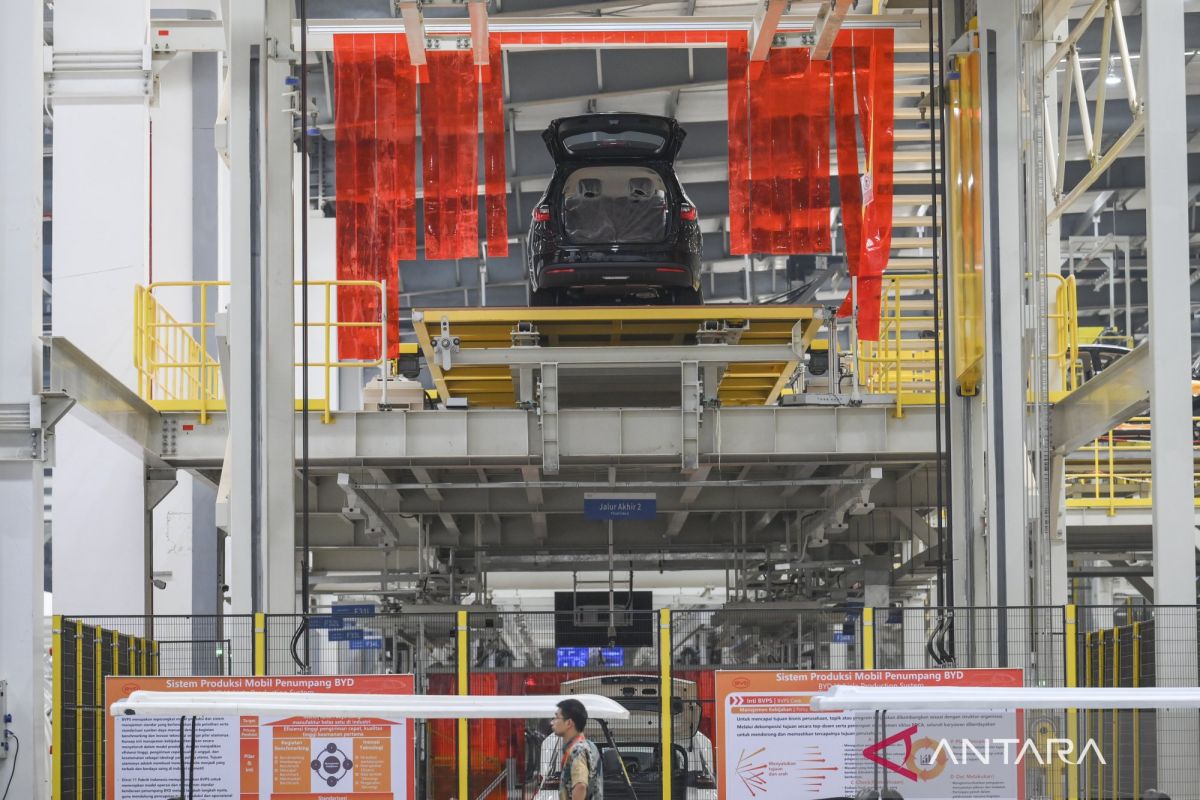 Latest Updates: Galaxy S27 Ultra Chipset and BYD's Subang Factory