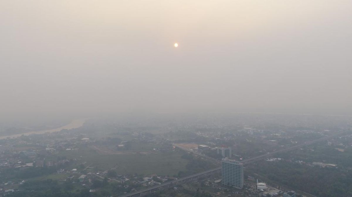 Surrounded by Forest Fire Smoke, Air Quality in Palembang is Very Unhealthy