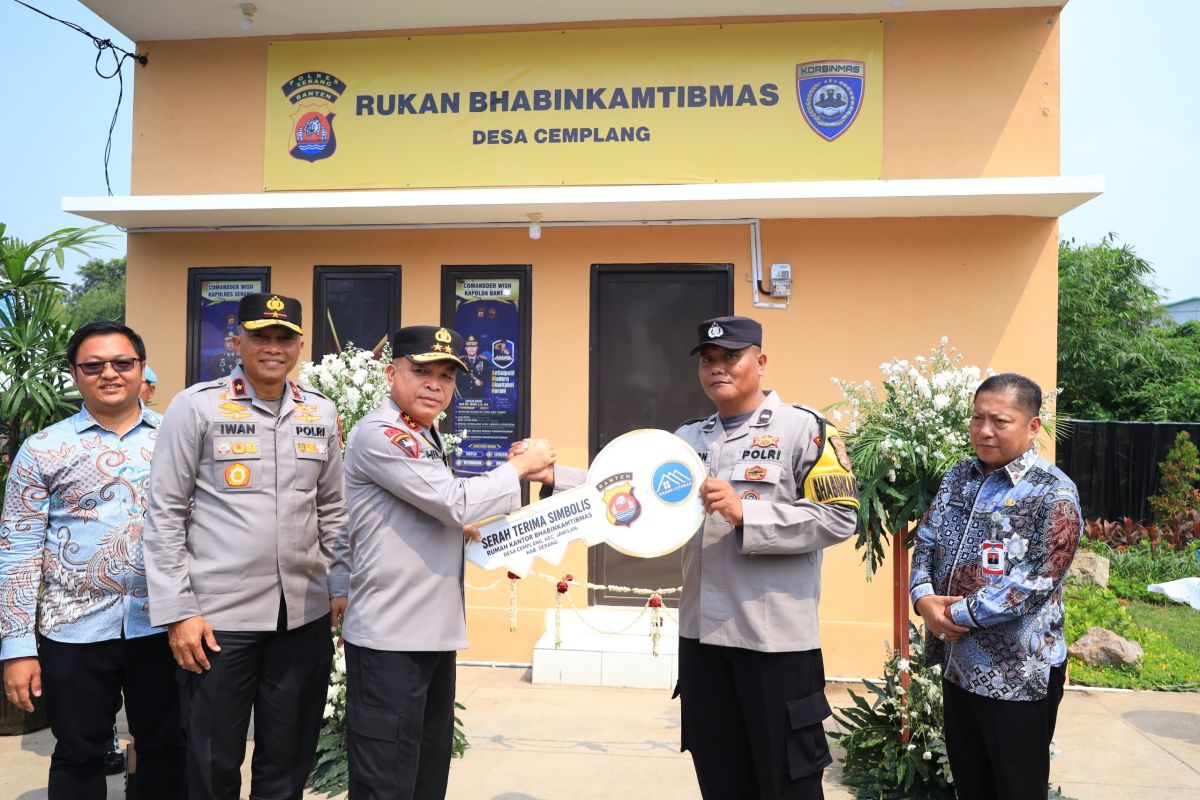 Cemplang Village Hosts Banten Regional Police's First Service House