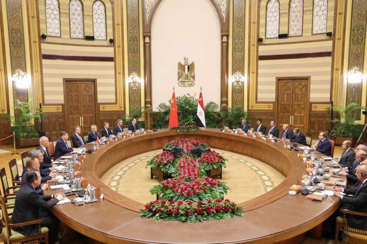 Wang Yi: Xi's Proposal Offers Solution for Middle East Peace