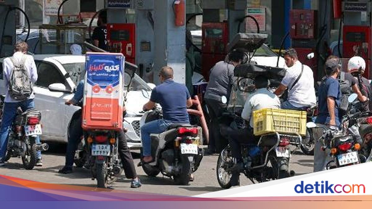 Iran Arrests 11 Foreign Nationals Over Fuel Smuggling Allegations