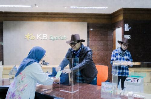 National Customer Day: KB Bank Syariah Directors Gather Customer Feedback