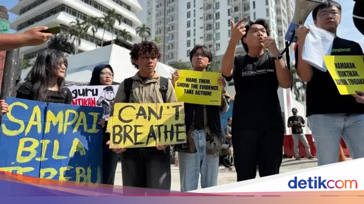 Malaysian Activists Protest in Front of Indonesian Embassy in Kuala Lumpur Over Forest Fire Haze