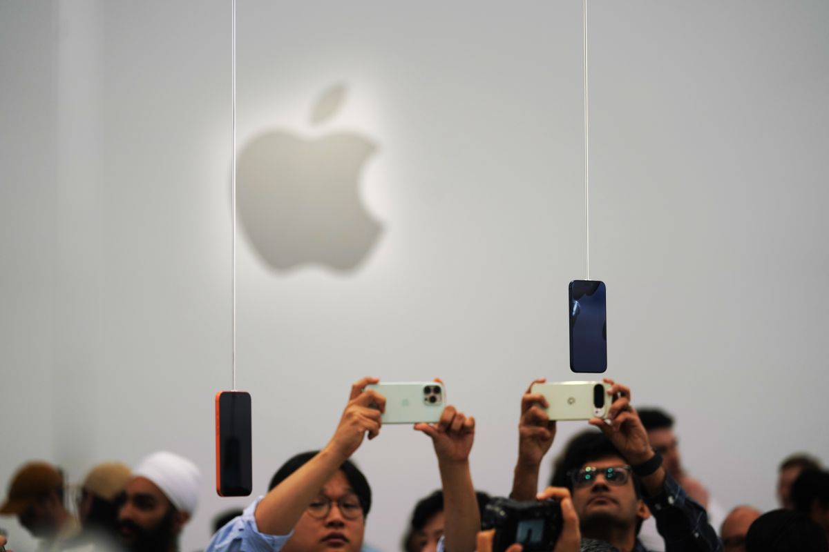 Apple faces £2 billion lawsuit