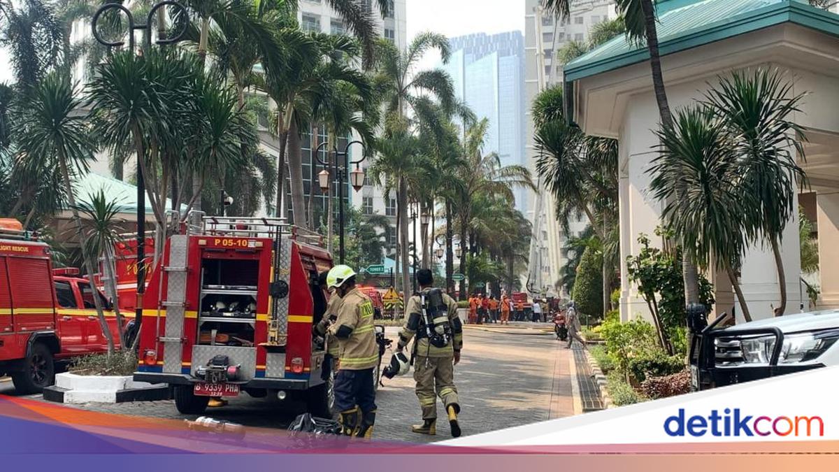 Fire Extinguished, 33 Residents Evacuated from Pavilion Apartment