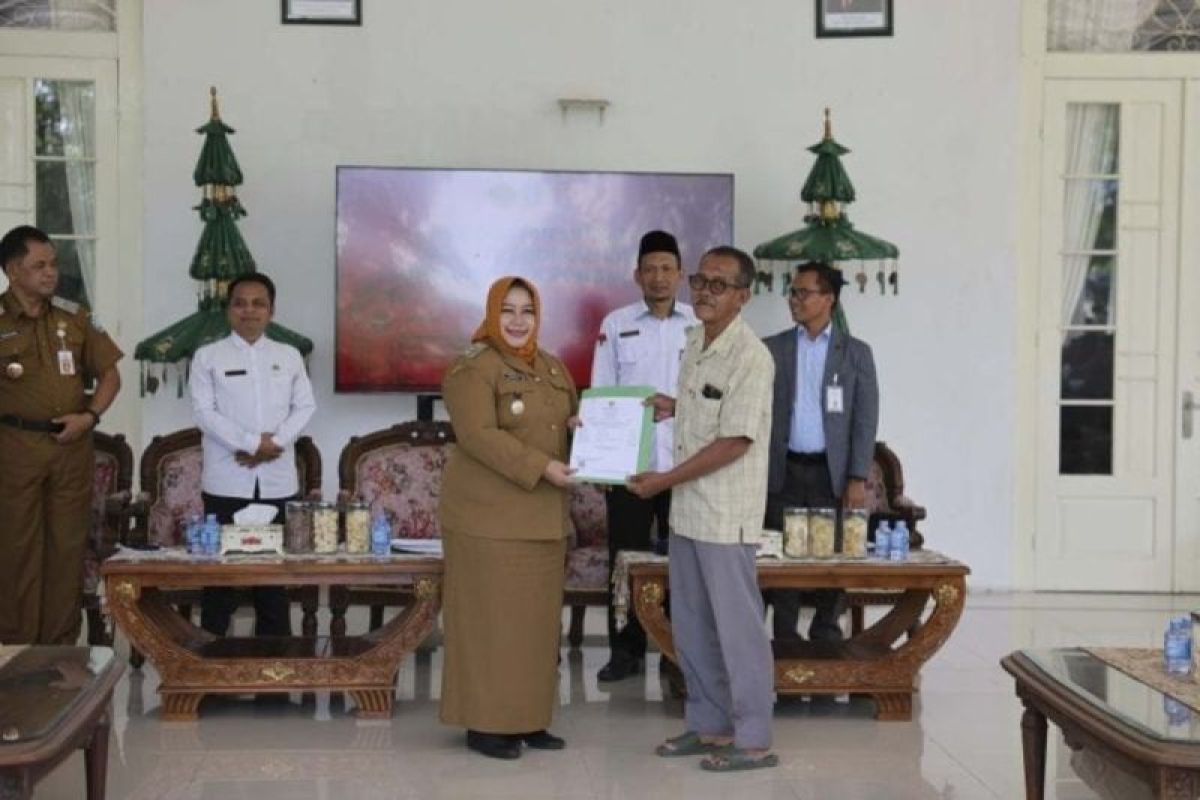 Micro and Small Enterprises Must Obtain Halal Certificates: Requirements and Registration Process Explained