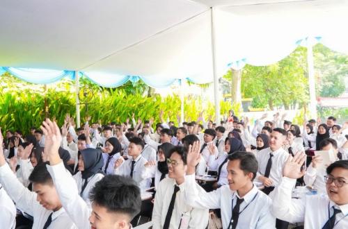 1,280 Prospective West Java Migrant Workers to Join SMK Go Global Training
