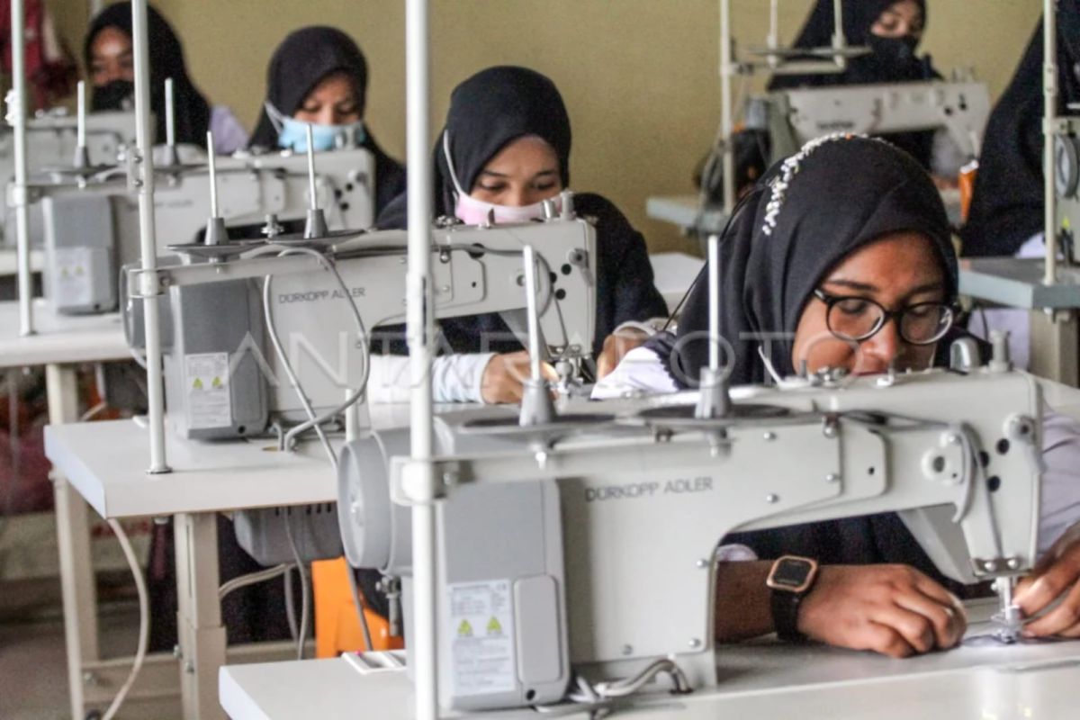 Indonesia opens fifth batch of national vocational training